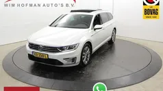 Wit, metallic lak Gebruikt 2016 VW Passat GTE Stationwagen | € 16.240 (Eerlijke prijs)