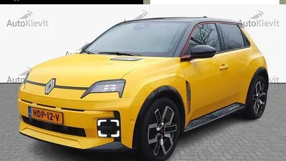 Geel metallic Occasion 2025 Renault R5 Iconic Hatchback | € 29.950 (Eerlijke prijs)