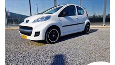 Hatchback Gebruikt 2011 Peugeot 107 Hatchback | € 4.250 (Eerlijke prijs)