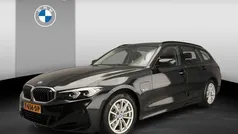 Gebruikt 2023 BMW 320 Shadowline Stationwagen | € 36.900 (Eerlijke prijs)
