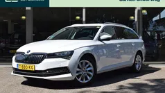 Wit Gebruikt 2023 Skoda Superb Business Line Stationwagen | € 30.390 (Eerlijke prijs)