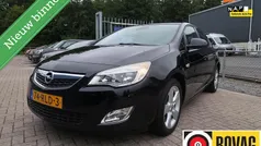 Zwart Gebruikt 2011 Opel Astra Edition Hatchback | € 5.250 (Eerlijke prijs)