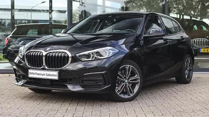 Gebruikt 2023 BMW 118 Sport Line Hatchback | € 26.450 (Eerlijke prijs)