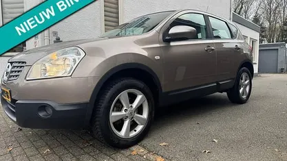 Bruin (metallic) Gebruikt 2009 Nissan Qashqai Pack SUV | € 6.699 (Eerlijke prijs)