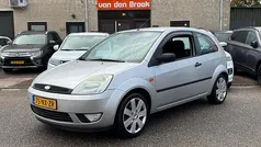 Grijs Gebruikt 2004 Ford Fiesta Futura Hatchback | € 1.345 (Eerlijke prijs)
