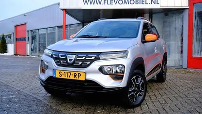 Occasion Dacia Spring Comfort Plus 33 kW (45 PK) 2021 Grijs (metallic) Hatchback