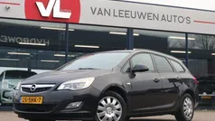 Zwart, metallic lak Gebruikt 2011 Opel Astra Edition Stationwagen | € 2.748 (Eerlijke prijs)