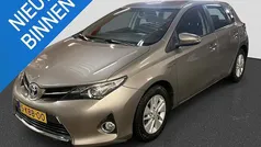 Bruin Gebruikt 2013 Toyota Auris Hatchback | € 12.450 (Eerlijke prijs)