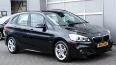 Zwart Gebruikt 2017 BMW 218 Executive Stationwagen | € 14.450 (Eerlijke prijs)