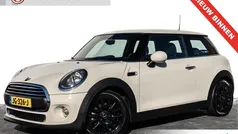Wit Gebruikt 2016 Mini Cooper Business Hatchback | € 10.740 (Eerlijke prijs)