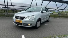 Grijs, metallic lak Gebruikt 2006 VW Polo Hatchback | € 3.950 (Eerlijke prijs)