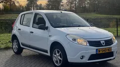 Gebruikt 2012 Dacia Sandero Lauréate Hatchback | € 2.299 (Goede deal)
