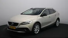 Bruin Gebruikt 2019 Volvo V40 CC Stationwagen | € 22.345 (Eerlijke prijs)