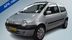 Zilver, metallic lak Gebruikt 2001 Renault Twingo Hatchback | € 1.250 (Eerlijke prijs)