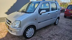 Grijs Gebruikt 2003 Opel Agila Essentia Hatchback | € 1.299 (Eerlijke prijs)