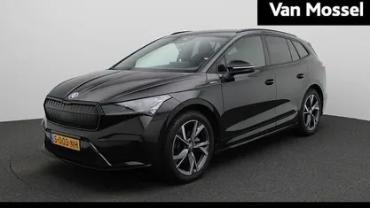 Zwart Gebruikt 2023 Skoda Enyaq iV SportLine SUV | € 30.944 (Eerlijke prijs)