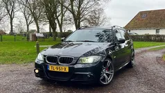Zwart (metallic) Gebruikt 2010 BMW 335 Executive Stationwagen | € 14.975 (Eerlijke prijs)