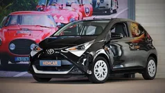 Zwart, metallic lak Gebruikt 2019 Toyota Aygo X-play Hatchback | € 8.450 (Eerlijke prijs)