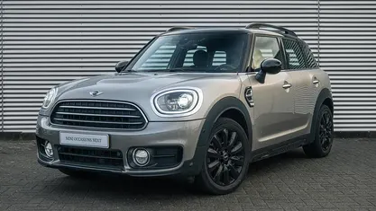 Zilver (metallic) Gebruikt 2018 Mini Cooper Countryman Comfort SUV | € 21.450 (Eerlijke prijs)