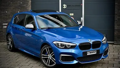 Blauw (metallic) Gebruikt 2017 BMW M140 Executive Hatchback | € 37.950 (Eerlijke prijs)