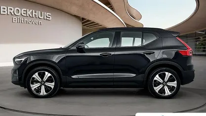 Zwart Gebruikt 2022 Volvo XC40 Plus SUV | € 33.895 (Goede deal)
