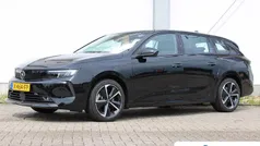 Zwart Gebruikt 2023 Opel Astra Stationwagen | € 28.395 (Eerlijke prijs)