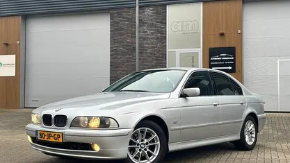 Grijs Gebruikt 2002 BMW 525 Sedan | € 3.999 (Eerlijke prijs)