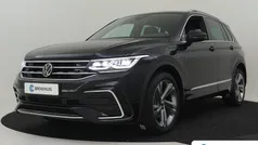 Zwart Gebruikt 2022 VW Tiguan Business+ SUV | € 36.395 (Eerlijke prijs)