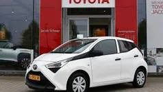 Wit Gebruikt 2021 Toyota Aygo Hatchback | € 11.899 (Eerlijke prijs)