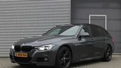 Grijs Gebruikt 2019 BMW 318 M Sport Stationwagen | € 21.999 (Eerlijke prijs)
