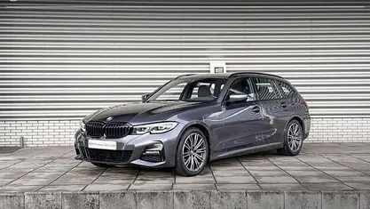 Gebruikt 2022 BMW 318 Executive Stationwagen | € 33.900 (Eerlijke prijs)
