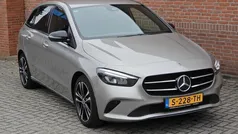 Grijs Gebruikt 2020 Mercedes B200 Business MPV | € 22.950 (Eerlijke prijs)