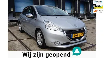 Grijs Gebruikt 2014 Peugeot 208 Style Hatchback | € 5.495 (Eerlijke prijs)