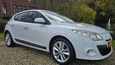 Wit Gebruikt 2010 Renault Mégane III Hatchback | € 3.499 (Eerlijke prijs)