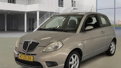 Beige Gebruikt 2008 Lancia Ypsilon Hatchback | € 2.799 (Eerlijke prijs)