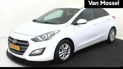 Wit Occasion 2017 Hyundai i30 GO! Hatchback | € 14.435 (Eerlijke prijs)