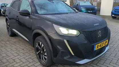 Occasion Peugeot e-2008 Allure 11 kW (15 PK) 2022 Zwart SUV