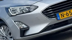 Grijs, metallic lak Gebruikt 2021 Ford Focus Business Edition Stationwagen | € 11.725 (Goede deal)