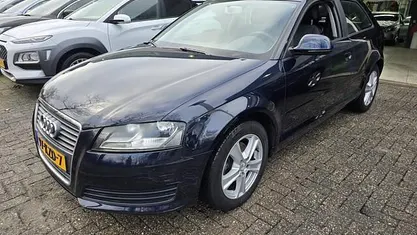 Blauw Gebruikt 2010 Audi A3 Attraction Hatchback | € 4.999 (Eerlijke prijs)