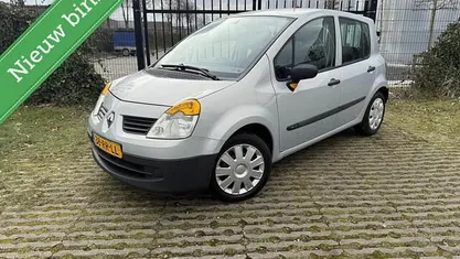 Grijs Gebruikt 2005 Renault Modus Authentique MPV | € 1.900 (Eerlijke prijs)