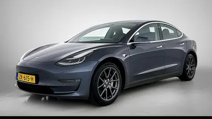 Grijs Occasion 2019 Tesla Model 3 Standard Range Sedan | € 15.550 (Eerlijke prijs)