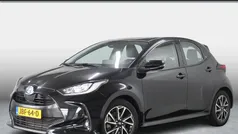 , metallic lak Gebruikt 2022 Toyota Yaris Hybrid Hatchback | € 21.950 (Eerlijke prijs)