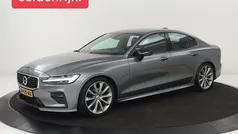 Grijs Gebruikt 2020 Volvo S60 R-Design Sedan | € 21.900 (Eerlijke prijs)