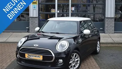Occasion Mini Cooper Business 136 PK (100 kW) 2018 Zwart Hatchback