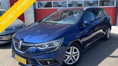 Blauw, metallic lak Gebruikt 2017 Renault Mégane GrandTour Zen Stationwagen | € 10.888 (Eerlijke prijs)
