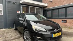 Zwart Gebruikt 2014 Opel Astra Sport Hatchback | € 7.650 (Eerlijke prijs)
