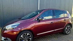 Rood Gebruikt 2015 Renault Scénic III Bose Edition MPV | € 8.950 (Eerlijke prijs)