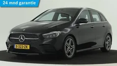 Zwart Gebruikt 2024 Mercedes B180 AMG line MPV | € 36.945 (Eerlijke prijs)