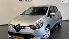 Grijs Gebruikt 2015 Renault Clio IV Expression Hatchback | € 4.999 (Eerlijke prijs)