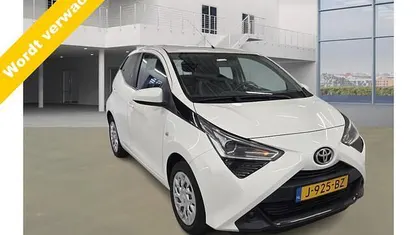 Wit Occasion 2020 Toyota Aygo X-play Hatchback | € 9.999 (Eerlijke prijs)